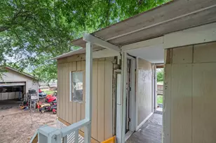 2015 Roberts Dr, Granbury, TX 76048 - Photo 22