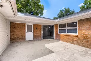 6225 Berryhill St, Dallas, TX 75231 - Photo 26