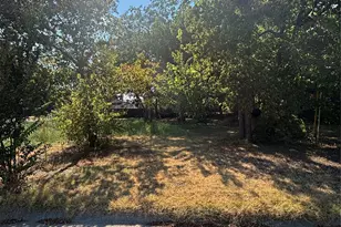 823 Mill St, Gainesville, TX 76240 - Photo 1