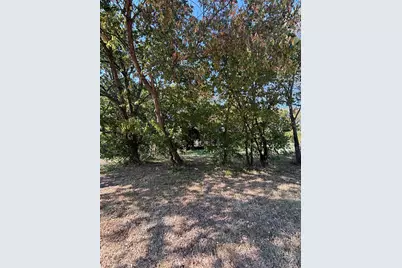 823 Mill Street, Gainesville, TX 76240 - Photo 2
