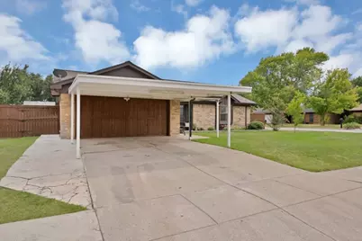 537 N Park Drive, Saginaw, TX 76179 - Photo 2
