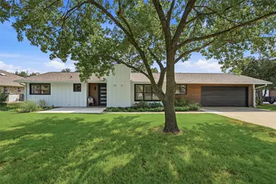 722 Kiowa Drive W, Lake Kiowa, TX 76240 - Photo 1