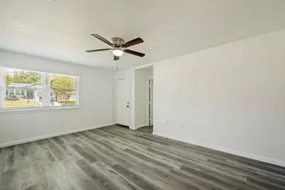 411 Hillcrest Street, Mansfield, TX 76063 - Photo 4
