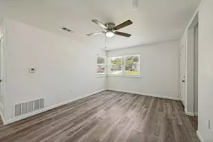 411 Hillcrest St, Mansfield, TX 76063 - Photo 10