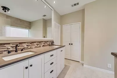 7100 Ledgestone Court, Frisco, TX 75034 - Photo 16