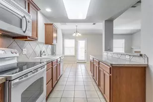 529 Quail Hollow Dr, Midlothian, TX 76065 - Photo 10