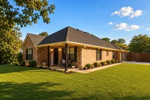 905 N Miller St, Decatur, TX 76234 - Photo 2