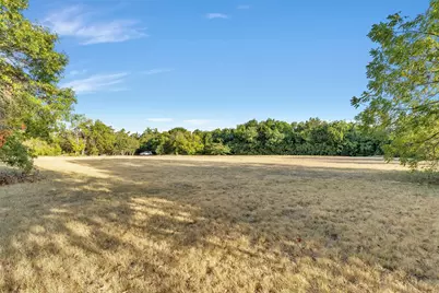 501 W Red Bird Lane, Duncanville, TX 75116 - Photo 2