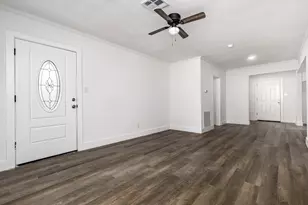 1527 Columbia Ave, Corsicana, TX 75110 - Photo 2