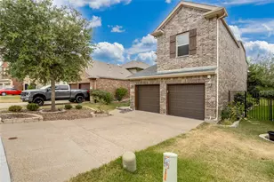 1014 Kaylie St, Grand Prairie, TX 75052 - Photo 2