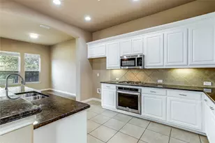 1014 Kaylie St, Grand Prairie, TX 75052 - Photo 14