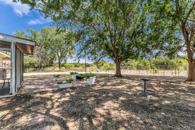 261 Oakview Circle, Waco, TX 76705 - Photo 2