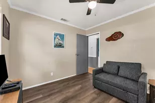 261 Oakview Cir, Waco, TX 76705 - Photo 8