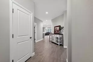 400 Dunmore Dr, Fort Worth, TX 76052 - Photo 10