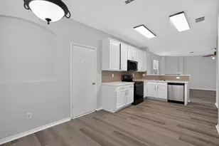 1213 Spring Water Dr, Lancaster, TX 75134 - Photo 10