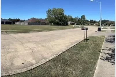 904 Enlow Circle, Commerce, TX 75428 - Photo 2