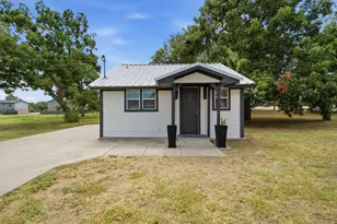 1380 Cage St, Stephenville, TX 76401 - Photo 1