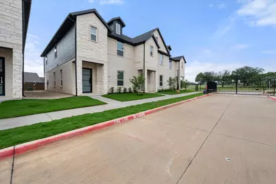 2362 Spring Park Boulevard, Arlington, TX 76016 - Photo 4