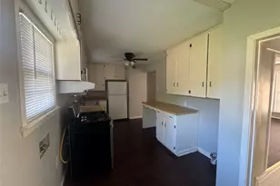208 Barrett Dr, Justin, TX 76247 - Photo 2