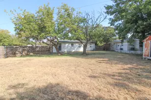937 Burleson St, Grand Prairie, TX 75050 - Photo 18
