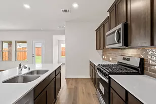 402 Carthage St, Caddo Mills, TX 75135 - Photo 8