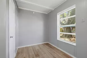 636 S Andrews Ave, Sherman, TX 75090 - Photo 10