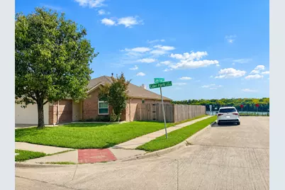 10400 Lake Park Drive, Hurst, TX 76053 - Photo 4