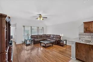 902 Mockingbird Ln, Glenn Heights, TX 75154 - Photo 14