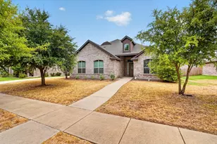 902 Mockingbird Ln, Glenn Heights, TX 75154 - Photo 2