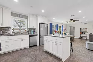 942 Longfellow St, Waco, TX 76710 - Photo 6