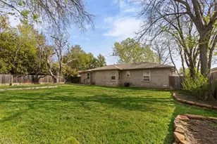 942 Longfellow St, Waco, TX 76710 - Photo 24