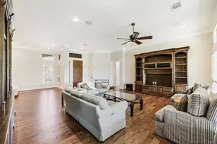 9813 Cypress St, Denton, TX 76207 - Photo 6