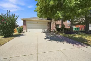 212 Armstrong Dr, Cedar Hill, TX 75104 - Photo 1