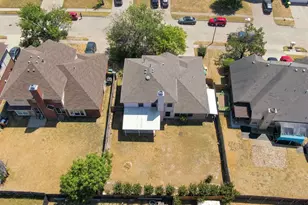 212 Armstrong Dr, Cedar Hill, TX 75104 - Photo 2