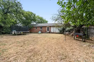 1405 Grace St, Arlington, TX 76010 - Photo 8