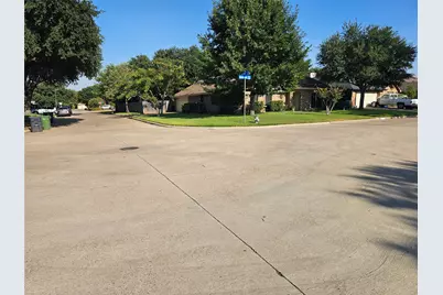 6300 Brownlee Lane, Arlington, TX 76018 - Photo 2