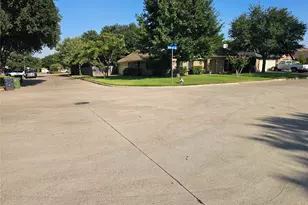 6300 Brownlee Ln, Arlington, TX 76018 - Photo 2