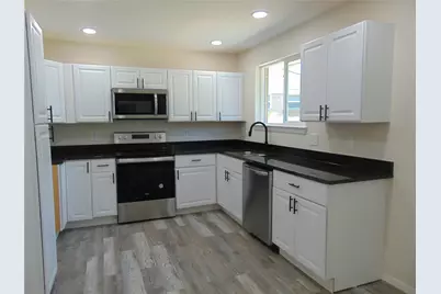518 Vernet Street, Richardson, TX 75080 - Photo 2