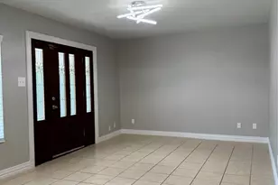 911 English St, Irving, TX 75061 - Photo 6