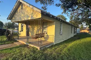 208 S Church St, Elm Mott, TX 76640 - Photo 2