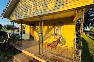 208 S Church St, Elm Mott, TX 76640 - Photo 28
