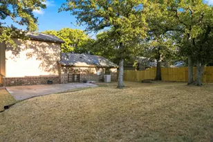 721 Timberoaks Dr, Azle, TX 76020 - Photo 30
