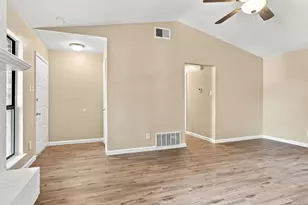 721 Timberoaks Dr, Azle, TX 76020 - Photo 8