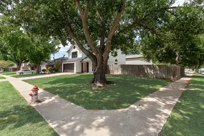 1417 Thistlewood Lane, Grapevine, TX 76051 - Photo 4