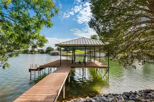80 Bayside Cir, Gainesville, TX 76240 - Photo 2