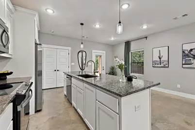 225 E Washington Street, Denison, TX 75021 - Photo 14