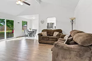 6400 Twin Spruce Ct, Arlington, TX 76018 - Photo 8