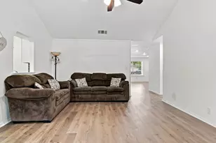 6400 Twin Spruce Ct, Arlington, TX 76018 - Photo 10