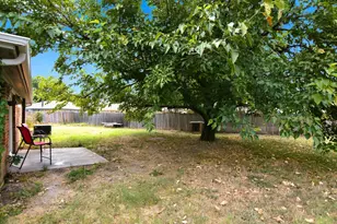 6400 Twin Spruce Ct, Arlington, TX 76018 - Photo 34