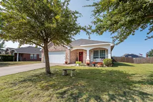 204 Cookston Ln, Royse City, TX 75189 - Photo 2